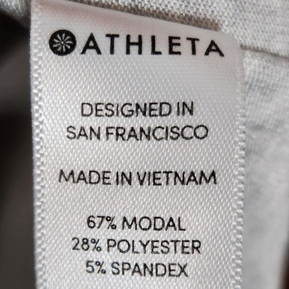 Athleta Woman’s Lightweight Gray Casual High-Low Hem Vneck Shirt Size Small - Picture 2 of 4